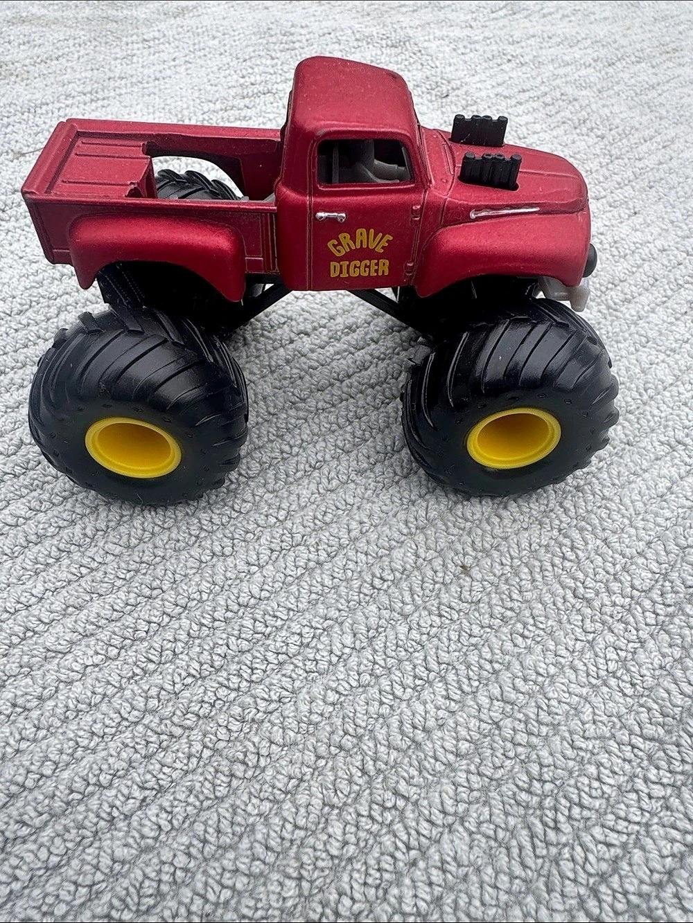 Monster Jam Grave Digger Red Primer 1:64 Die-Cast Monster Truck Red & Black